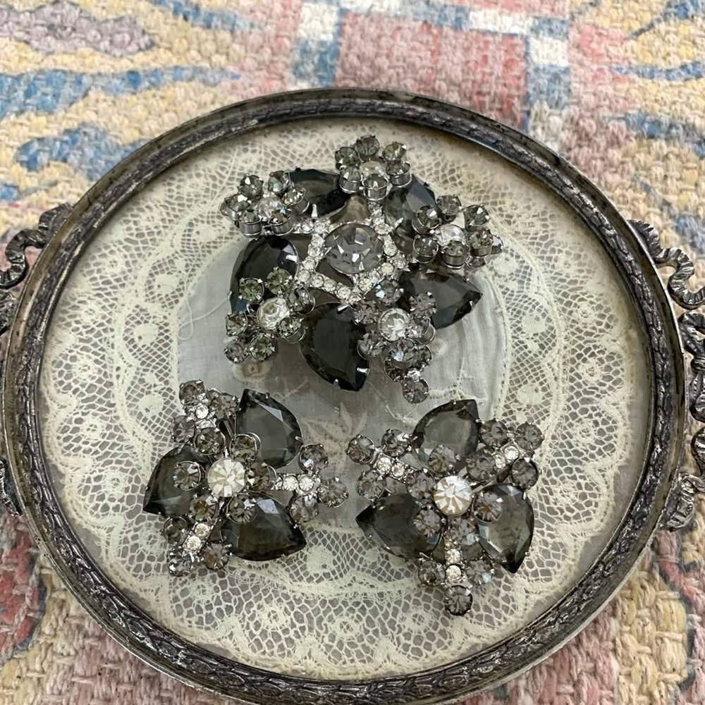 Verified Juliana D&E DeLizza Elster Floret Pear Rhinestones Brooch Earrings Set